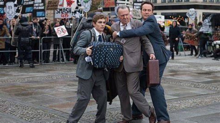 Dave Franco, Tom Wilkinson and Vince Vaughn in Unfinished Business