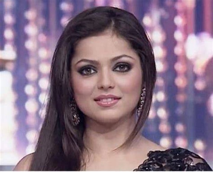 Drashti Dhami Bra Size, Age, Weight, Height, Measurements