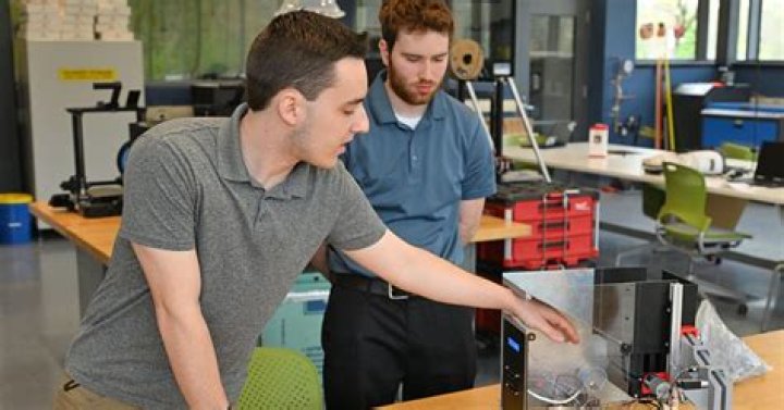 Students Develop Device to Aid Surgeons in Femur Procedure