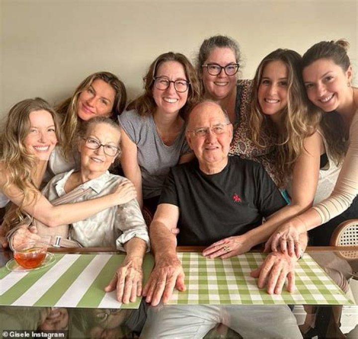 The Bundchen sisters and their mother