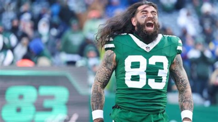 Tyler Conklin contract, salary and net worth explored